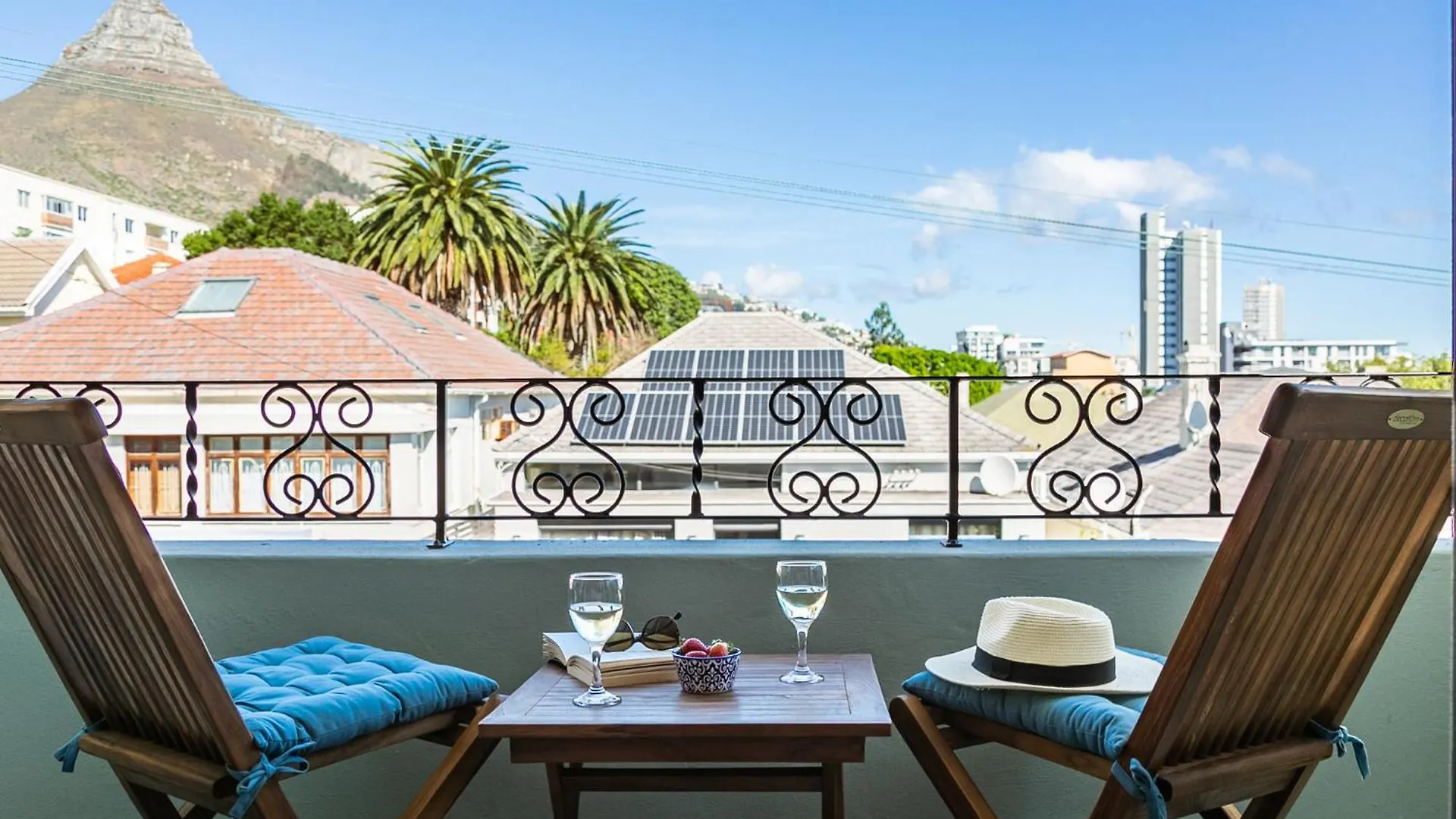 The Palm Peaks With A Mountain View & 300M From Sea Apartment Cape Town
